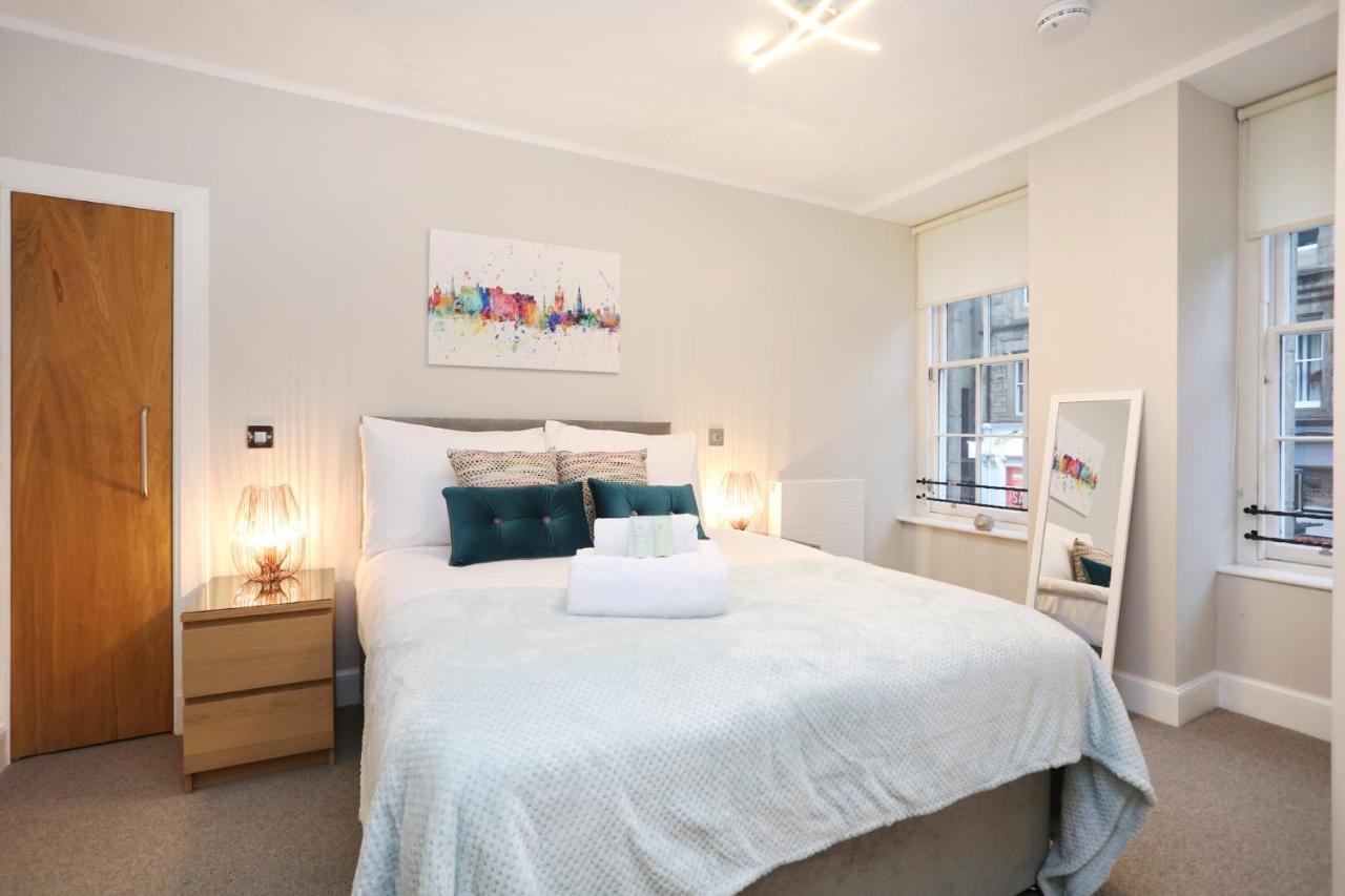 Joivy Elegant Home At The Heart Of The Royal Mile EDI Exterior photo