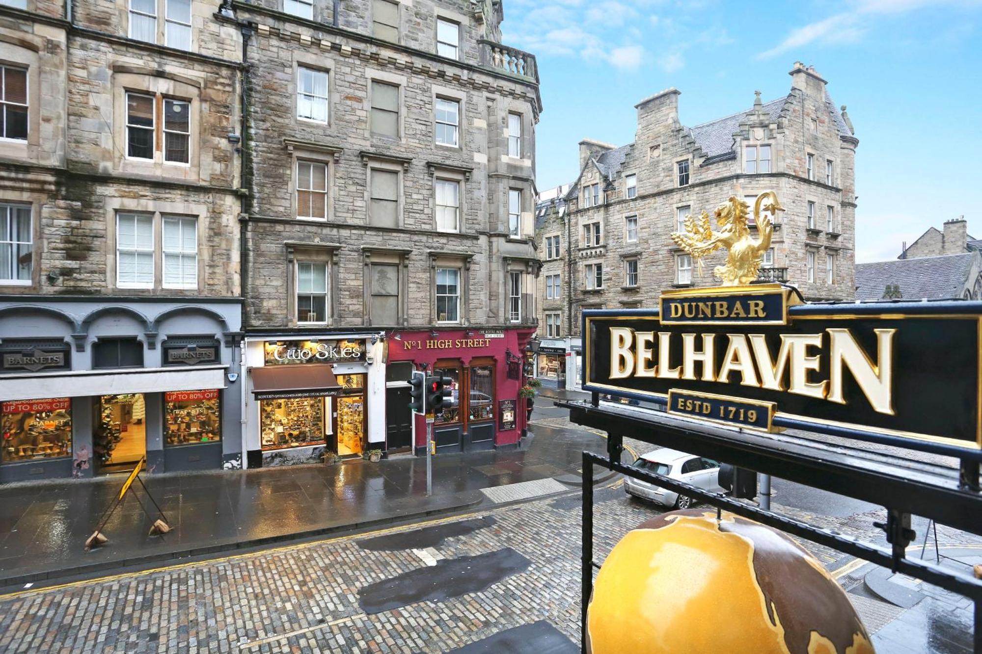 Joivy Elegant Home At The Heart Of The Royal Mile EDI Exterior photo