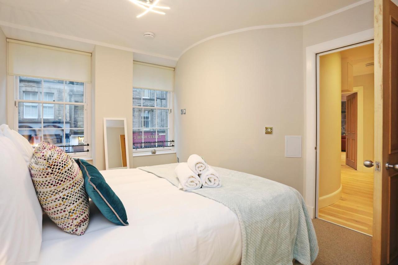 Joivy Elegant Home At The Heart Of The Royal Mile EDI Exterior photo