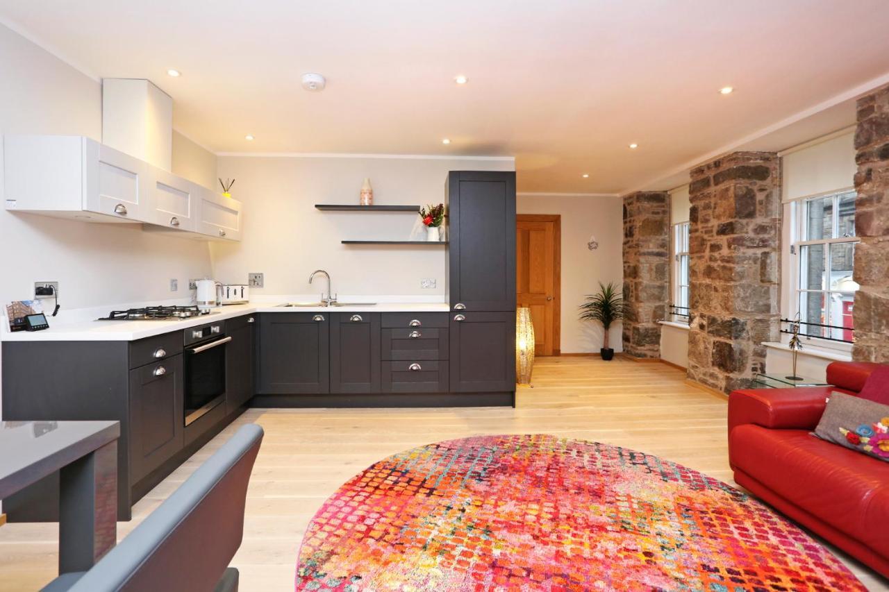 Joivy Elegant Home At The Heart Of The Royal Mile EDI Exterior photo