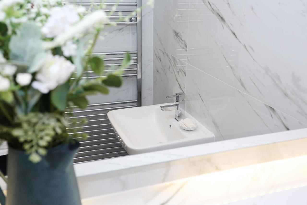 Joivy Elegant Home At The Heart Of The Royal Mile EDI Exterior photo